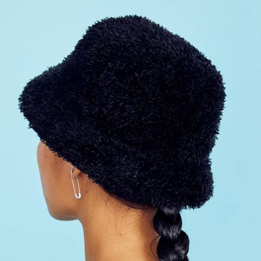 Fuzzy black bucket hat Y2K trendy festival boho 2000s
